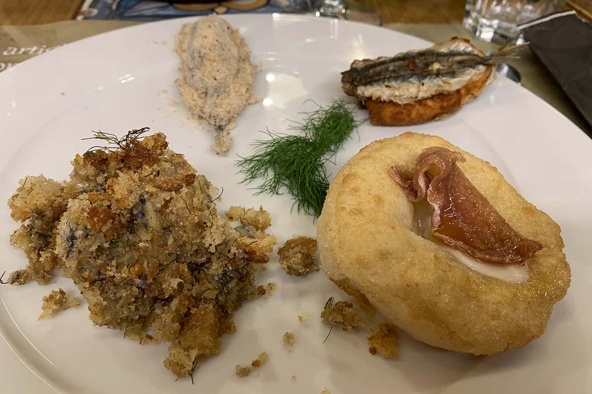 L'antipasto mediterraneo elaborato nella cucina di DaZero Le Alici di Menaica in scena a Milano