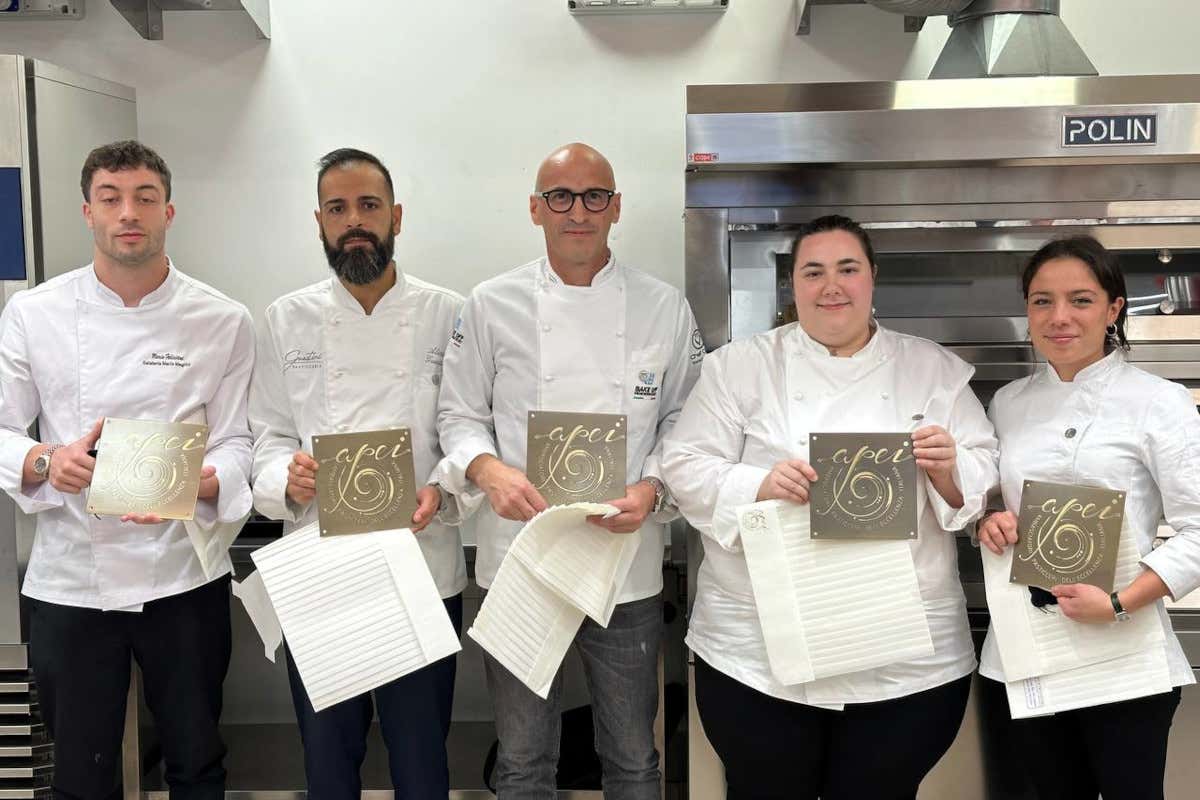 Il 2° seminario di Apei accoglie cinque nuove pasticcerie nell'associazione Il 2° seminario di Apei accoglie cinque nuove pasticcerie nell'associazione