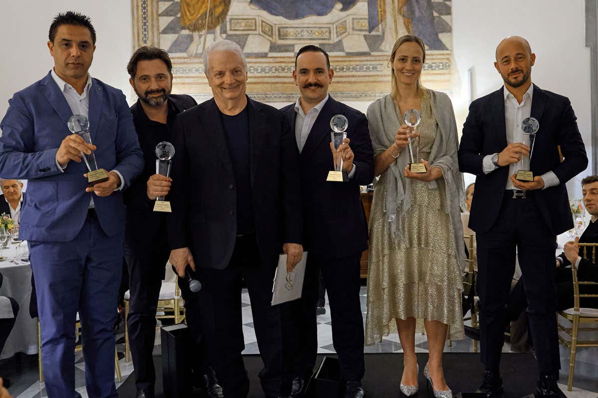 “Rinascimento del Gusto”, Luca Mannori è il Pasticcere dell’anno 2025
“Rinascimento del Gusto”, Luca Mannori è il Pasticcere dell’anno 2025