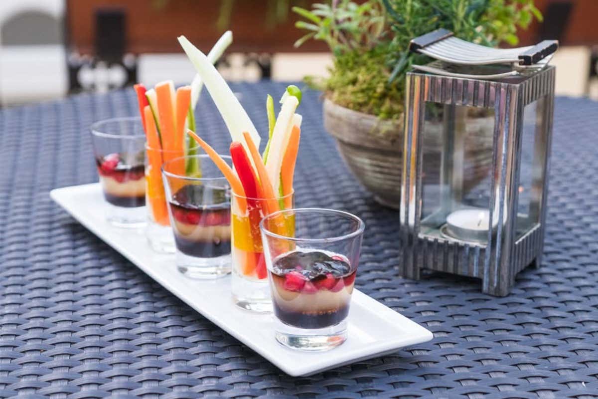 Aperitivo di lusso: come gli hotel reinventano il rituale più amato Aperitivo di lusso: come gli hotel reinventano il rituale più amato