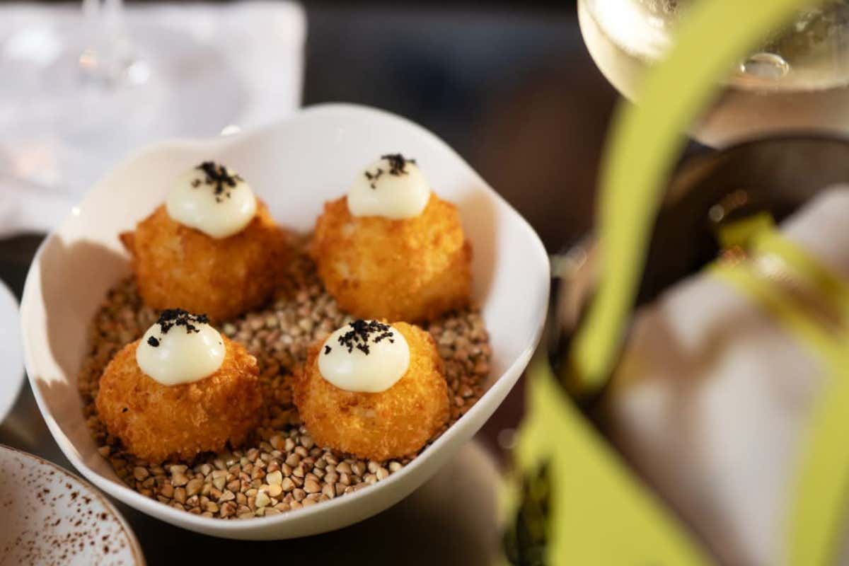 Aperitivo di lusso: come gli hotel reinventano il rituale più amato Aperitivo di lusso: come gli hotel reinventano il rituale più amato