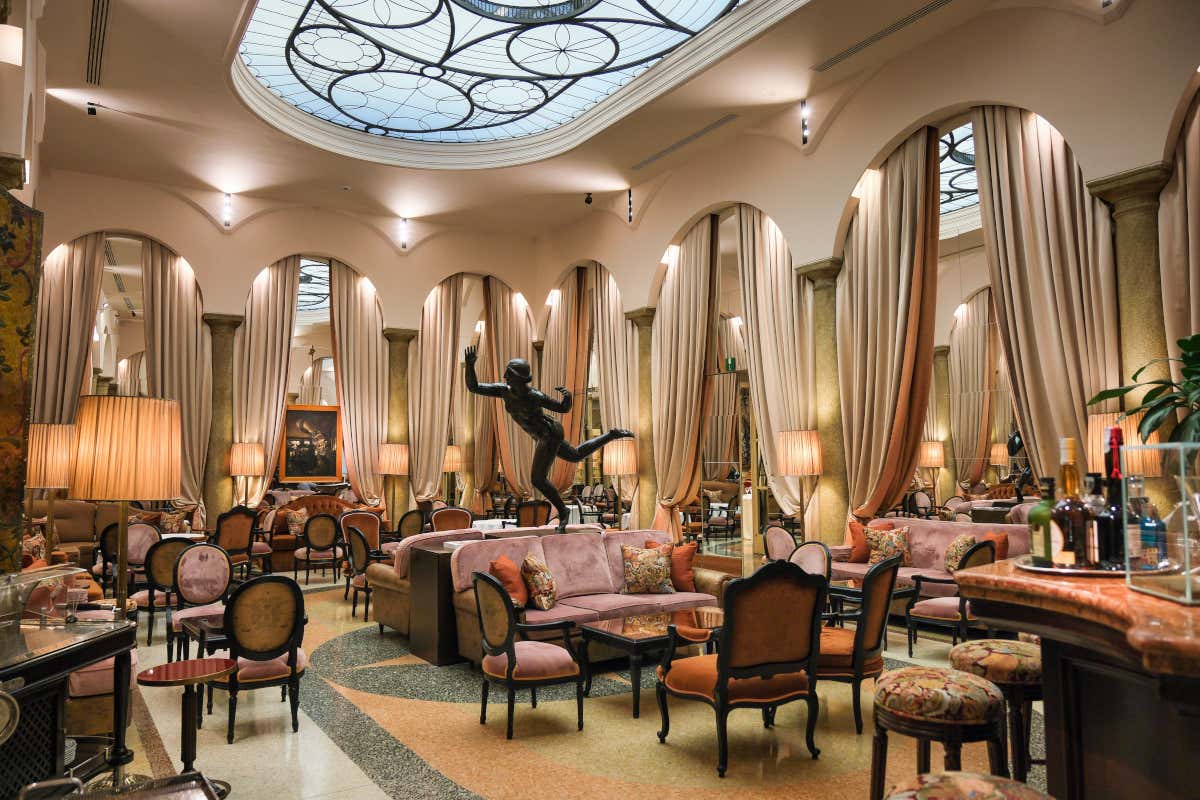 Aperitivo di lusso: come gli hotel reinventano il rituale più amato Aperitivo di lusso: come gli hotel reinventano il rituale più amato