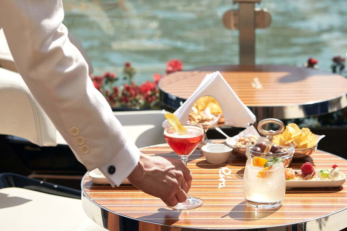 Aperitivo di lusso: come gli hotel reinventano il rituale più amato Aperitivo di lusso: come gli hotel reinventano il rituale più amato