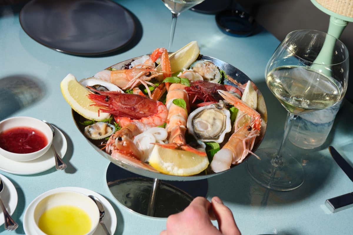 Aperitivo di lusso: come gli hotel reinventano il rituale più amato