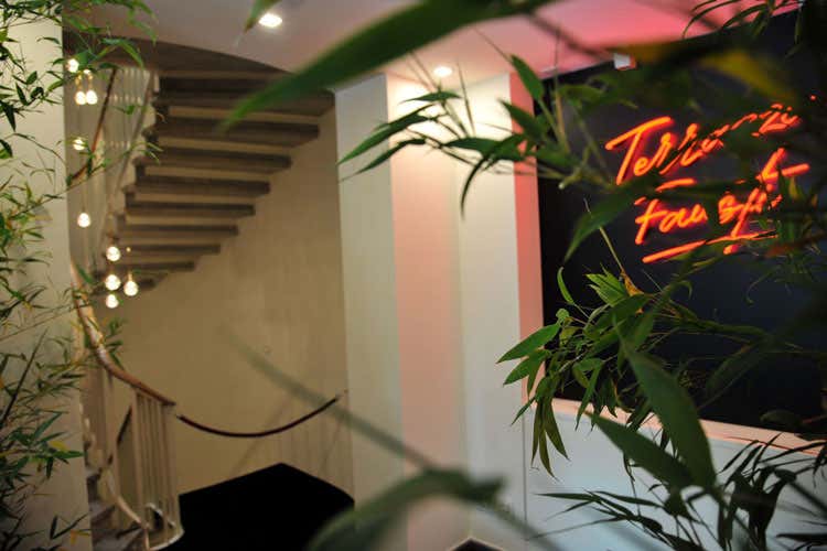 (Aperitivo e cena con panorama Tiziana Fausti apre la sua Terrazza)