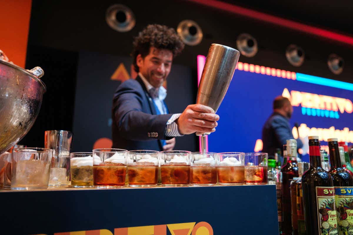 A Milano torna il festival di tre giorni dedicato alla cultura dell’aperitivo A Milano torna il festival di tre giorni dedicato alla cultura dell’aperitivo