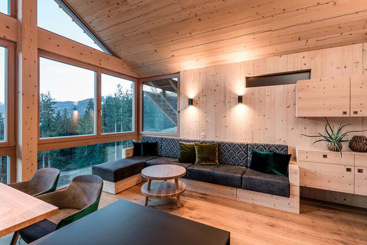 Accoglienza calorosa e cucina ladina al [[Maso Runch]] in Val Badia