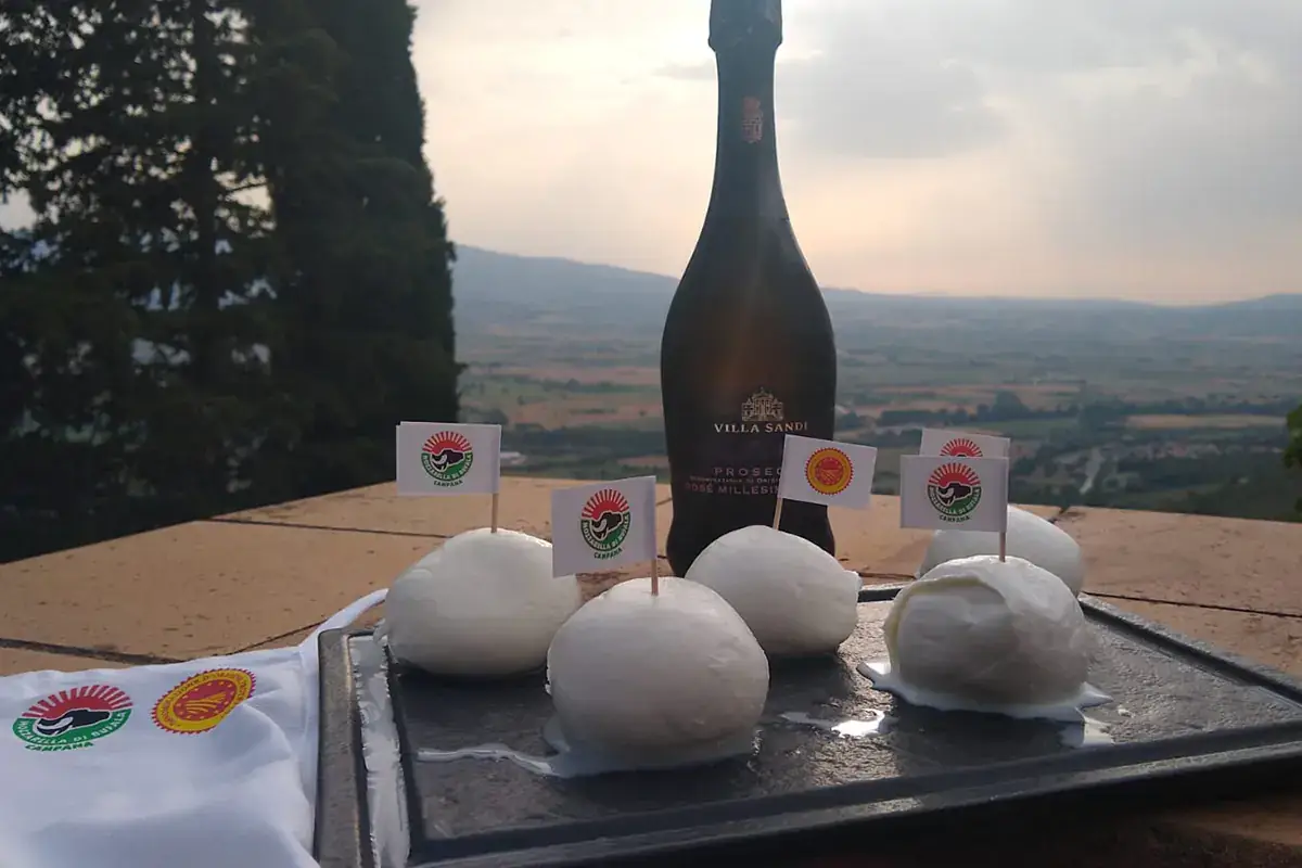 Mozzarella di Bufala Dop e Prosecco si incontrano sull'Appennino Gli eventi di gusto accendono l'Appennino ad agosto
