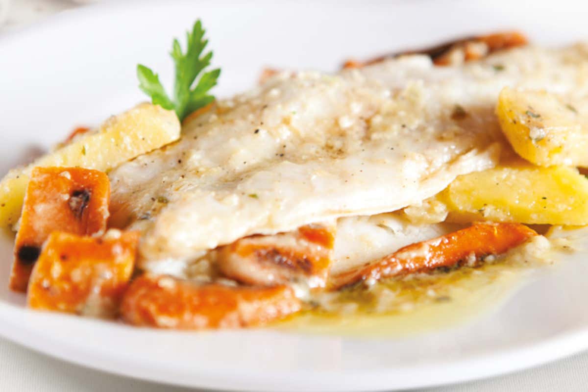 Branzino in salsa delicata con senape e verdure grigliate