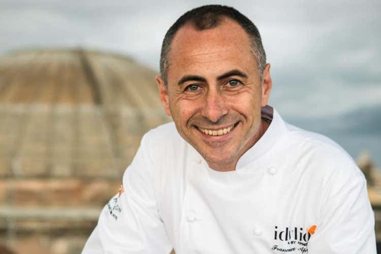 La Pasqua in streaming dei romaniMa nessuna rinuncia alla tradizione