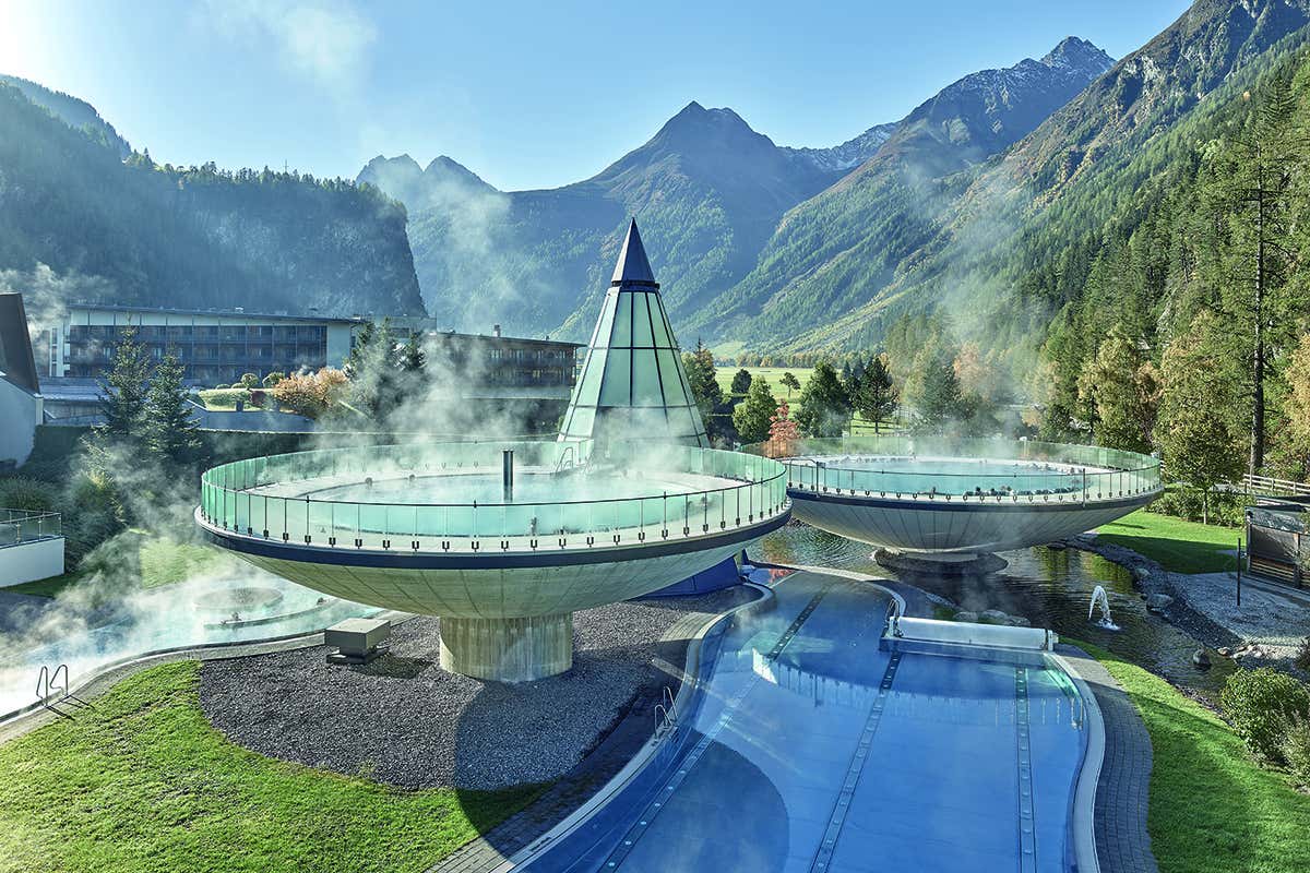 Aqua Dome Therme di Längenfeld, l’unico con acqua termale del Tirolo  Valle dell’Ötztal, estate in montagna tra mummie, bici e agenti segreti