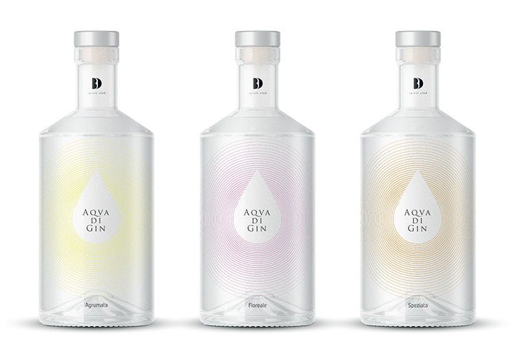 Le tre versioni del prodotto (Acqva di gin entranella famiglia OnestiGroup)