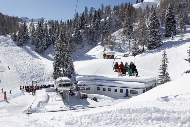 Sulle Dolomiti sono gi&agrave; caduti oltre 40 cm di neve (Parte la stagione sugli sciAd Arabba piste aperte il 23)