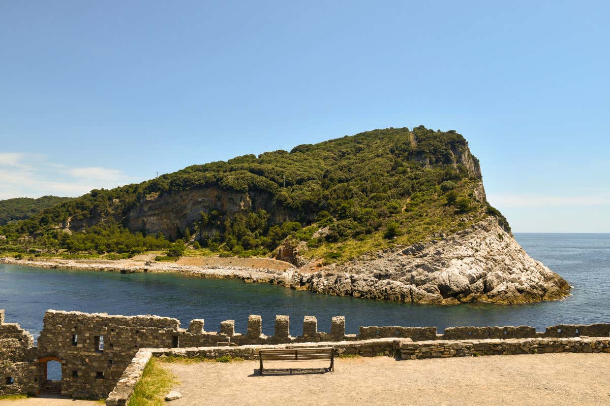 In vacanza lontani dalla folla? Ecco alcuni arcipelaghi italiani per sfuggire al caos In vacanza lontani dalla folla? Ecco alcuni arcipelaghi italiani per sfuggire al caos