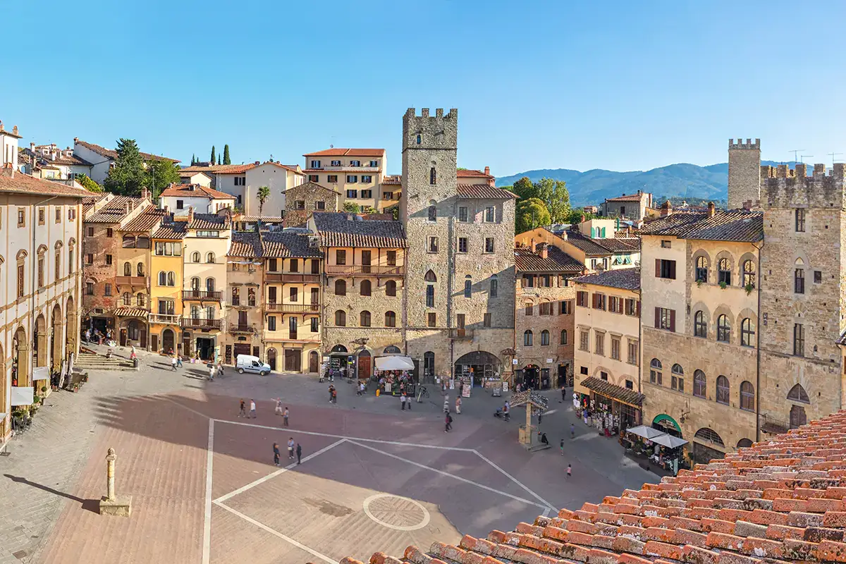 Piazza Grande ad Arezzo Ad Arezzo il turismo riparte. A fine agosto stessi livelli del 2019