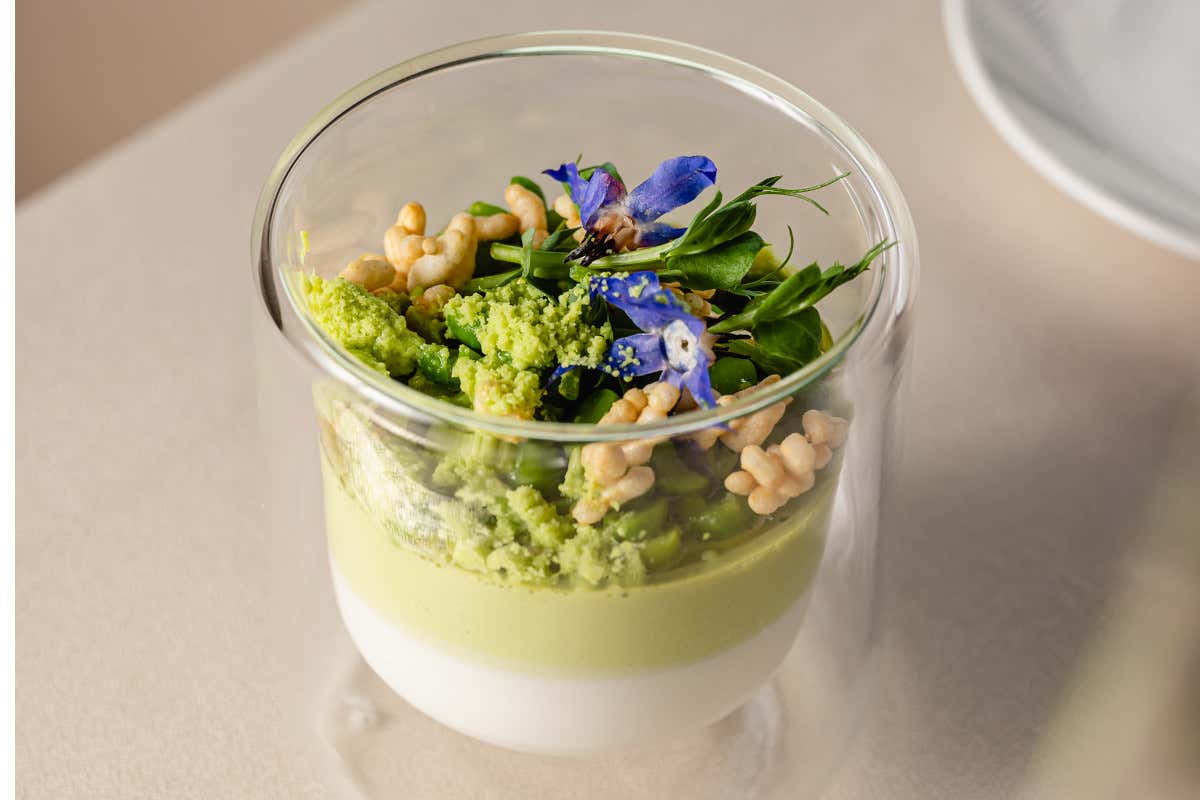 Armani Ristorante, Piselli latte cocco e riso soffiato Armani/Ristorante Milano: ecco il nuovo menu di  Francesco Mascheroni