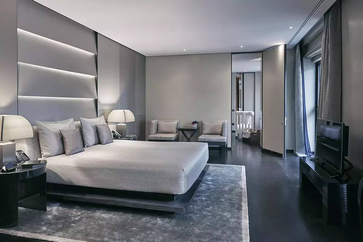 Una delle eleganti camere Pasqua elegante a Milano: è Easter Time dell’Armani Hotel
