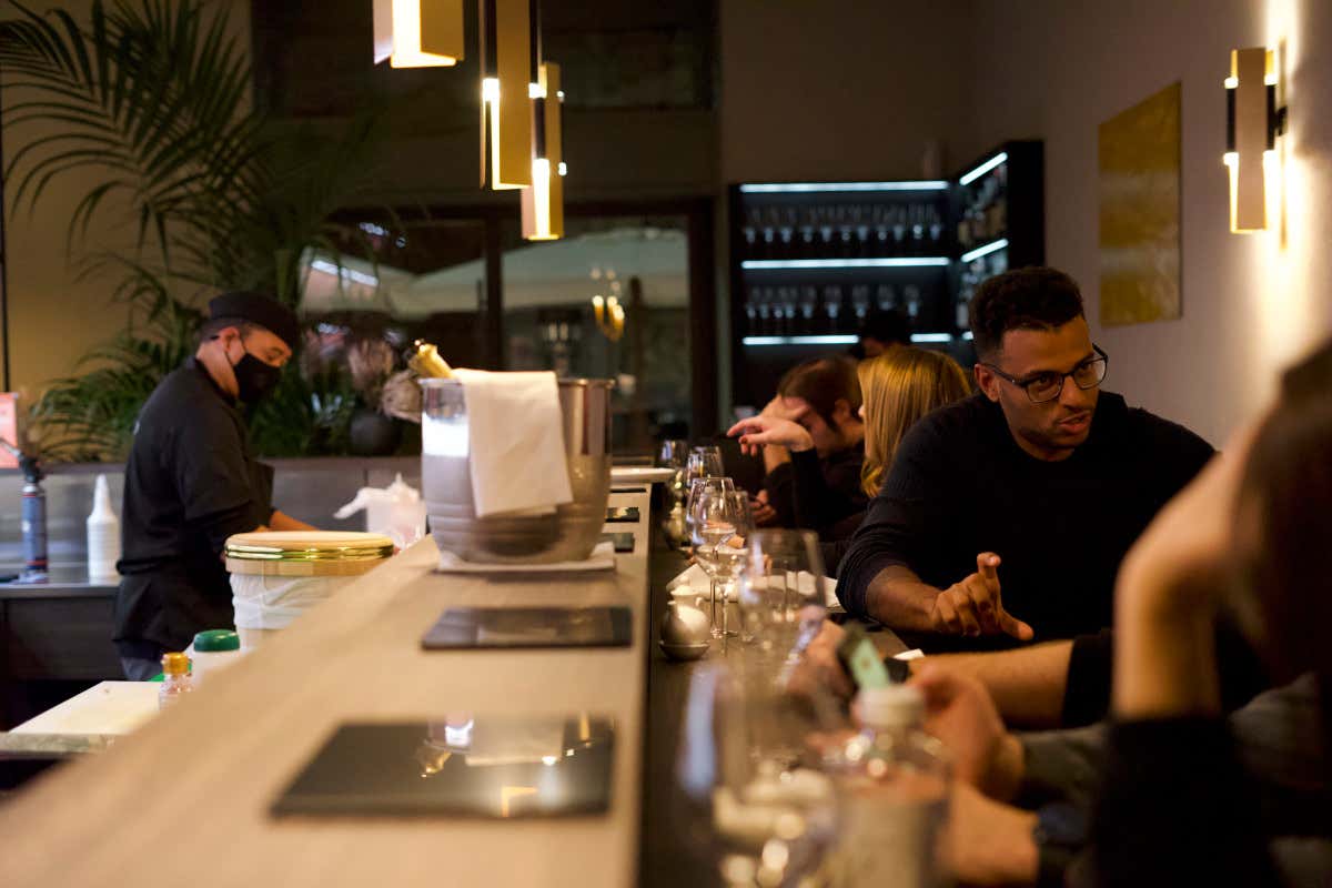 Il bancone di Armonico  Armonico, dove mangiare dell'ottimo sushi a Milano