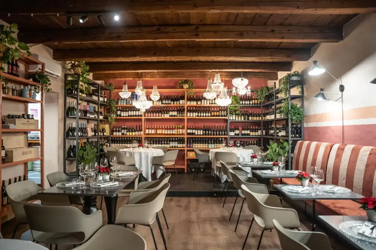 La sala dell'Arricciaburro A Cervia ha aperto Arricciaburro, cucina contemporanea dai sapori romagnoli
