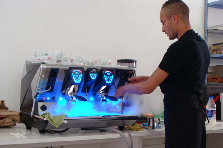 (L’arte del caffè in carcere Un corso per undici detenuti)