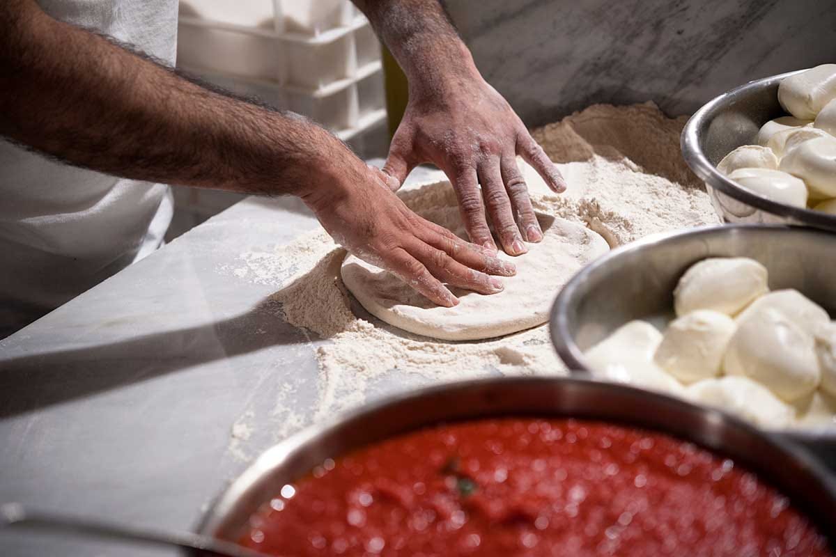 Il 7 dicembre si celebra il riconoscimento Unesco dell'arte del pizzaiuolo napoletano L'arte del pizzaiouolo napoletano celebra il riconoscimento Unesco e si trasforma in doodle