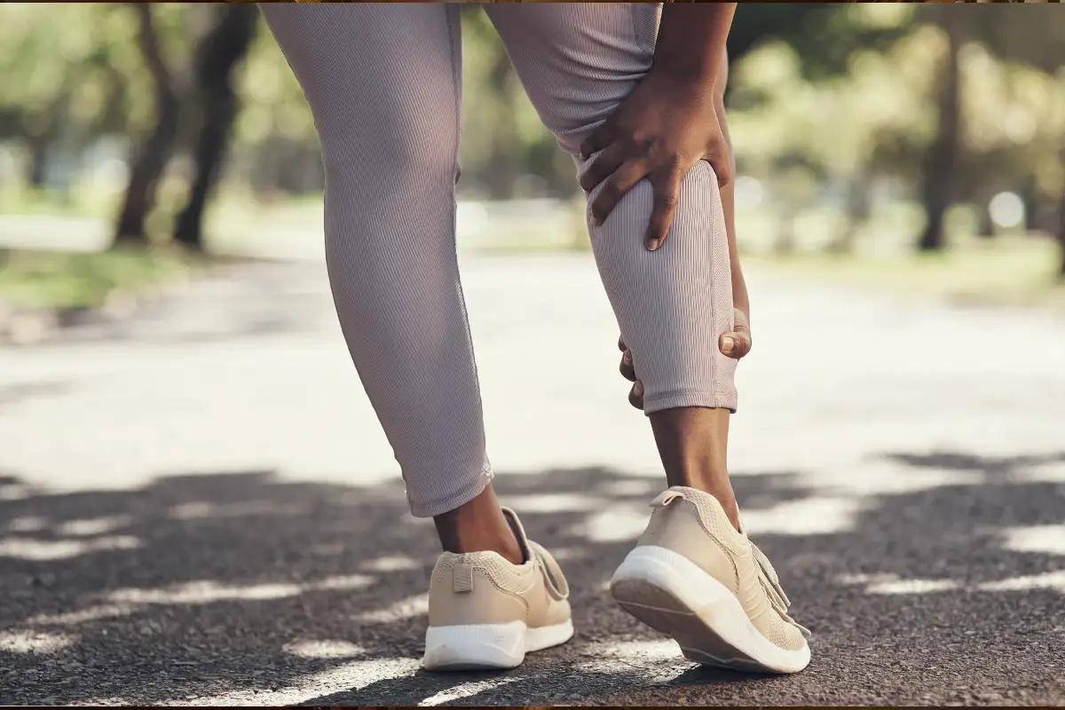 Improvvisi dolori alle gambe, uno dei sintomi dell'arteriopatia Arteriopatie: il ruolo della prevenzione