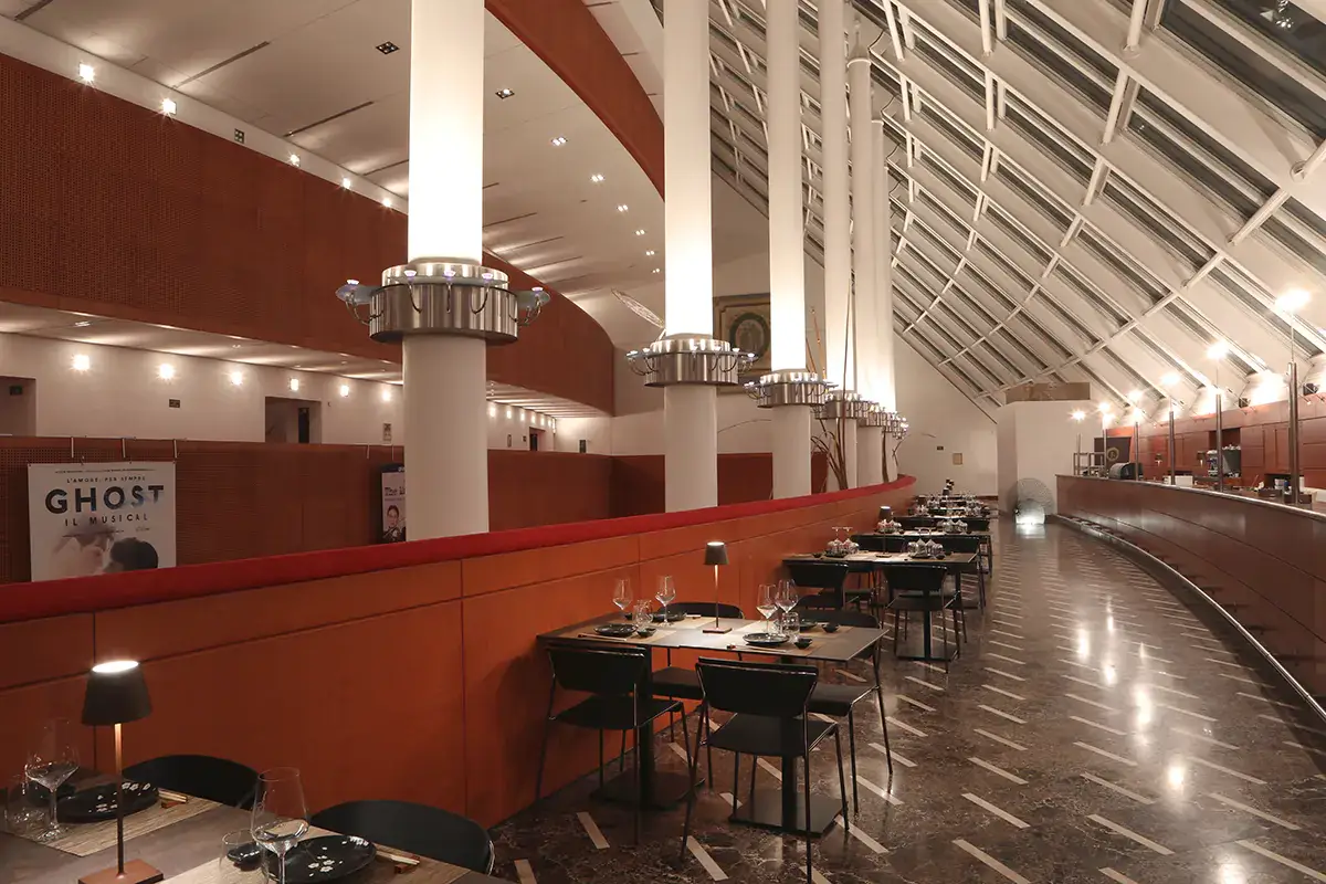 Il ristorante Finger's A.R.T.S. al Teatro Arcimboldi di Milano All'Arcimboldi di Milano debutta il nuovo progetto di Roberto Okabe: A.R.T.S.