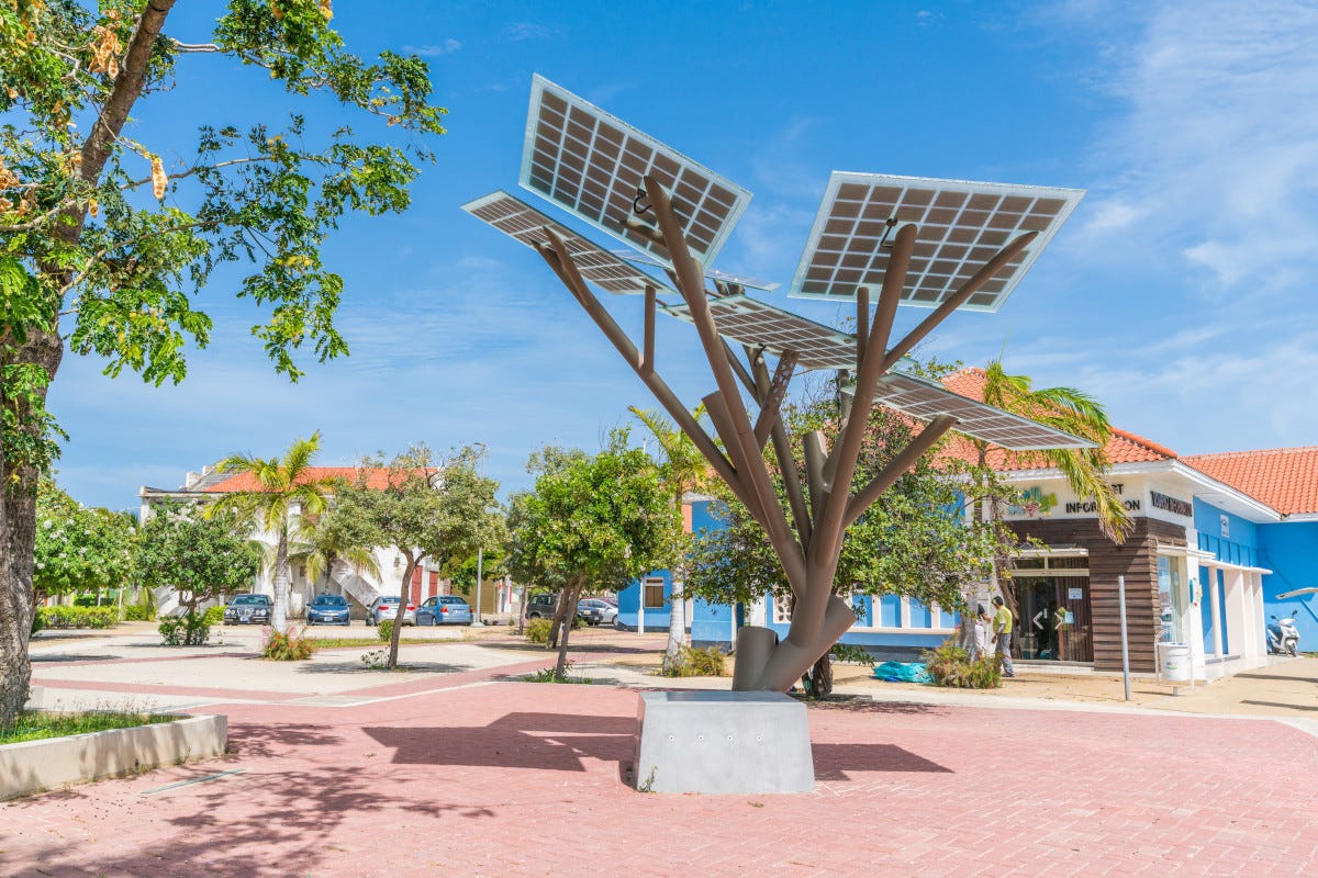 Aruba, pannelli fotovoltaici (foto Aruba Tourism Authority) L'Embassy Suites di Hilton apre le porte ad Aruba