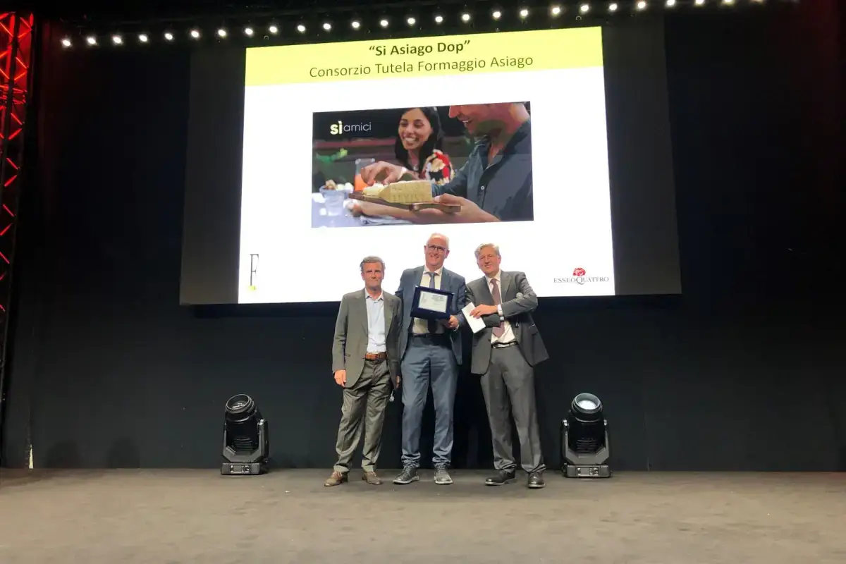 Asiago Dop premiato a Cibus per il miglior spot tv e iniziativa di charity