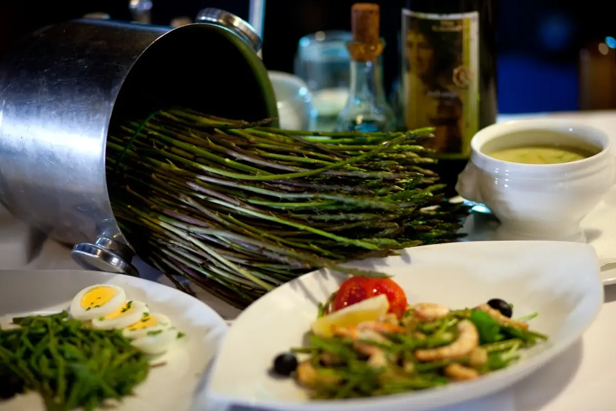 Gli asparagi selvatici istriani&nbsp; In Istria la primavera si festeggia con vino e asparagi selvatici