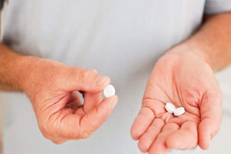 L'aspirina non è indicata a prevenire l'infarto - L’aspirina non previene l’infarto E può causare danni allo stomaco