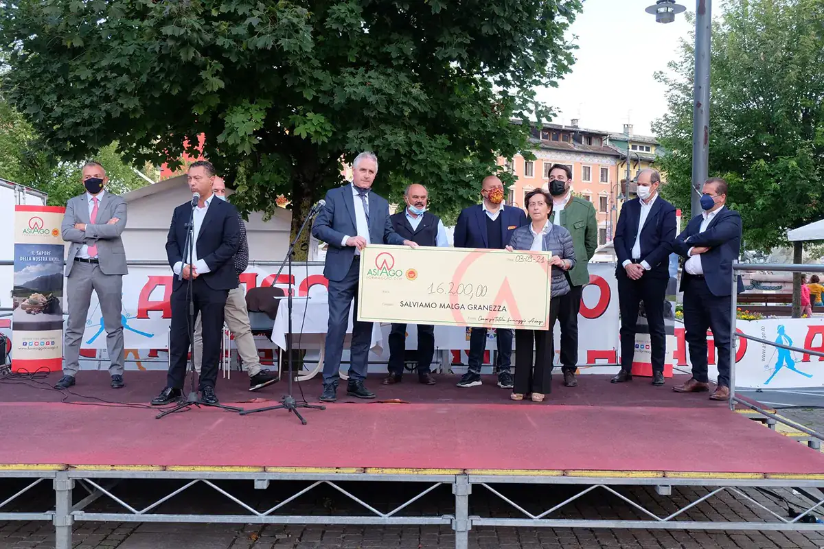 Spazio alla solidariet&agrave; sull'Altopiano di Asiago Da Made in Malga nuova spinta alla promozione dell'Asiago Dop