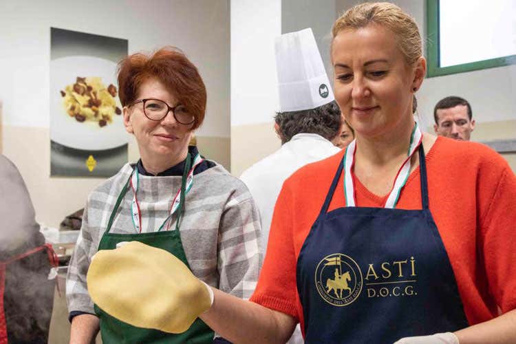 (L’Asti tra dolce, secco e moscato Terreni particolari, uve ricche di aromi) (L’Asti tra dolce, secco e moscato Terreni particolari, uve ricche di aromi)