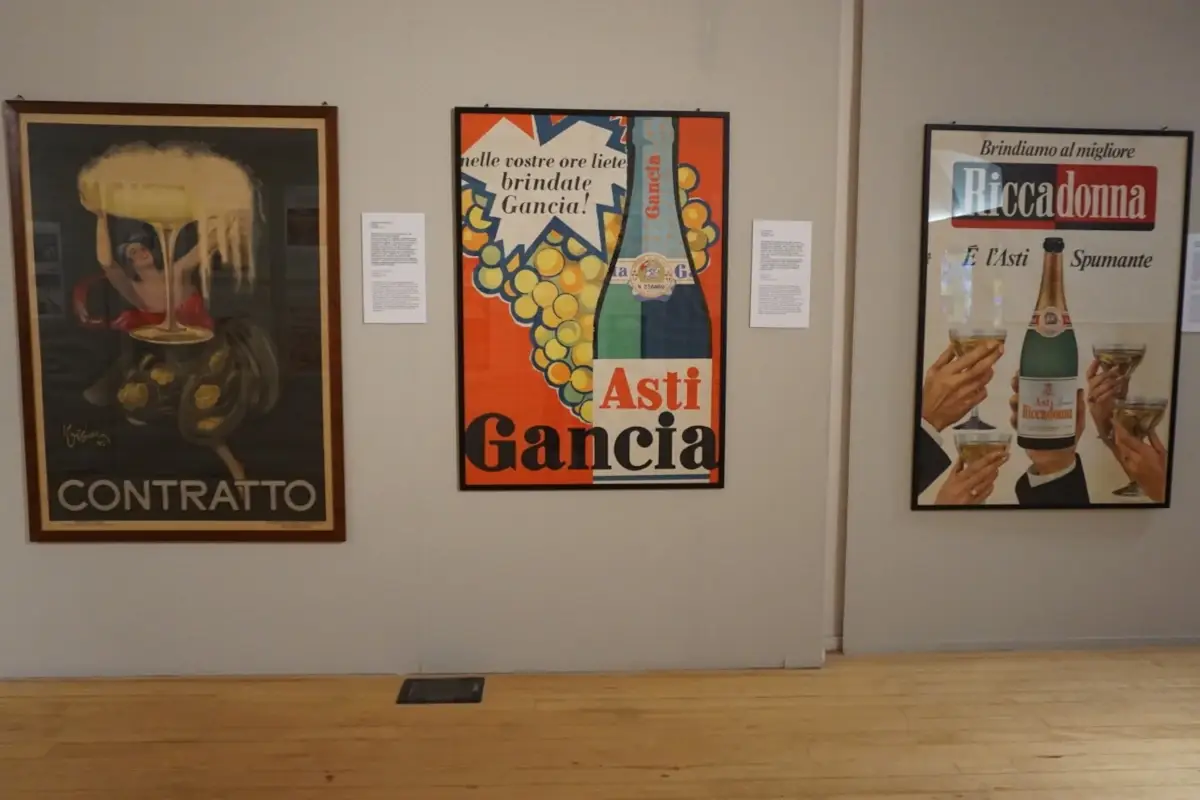 Le bollicine piemontesi nella pubblicit&agrave;. Fonte: Facebook Asti, 90 anni di bollicine in mostra