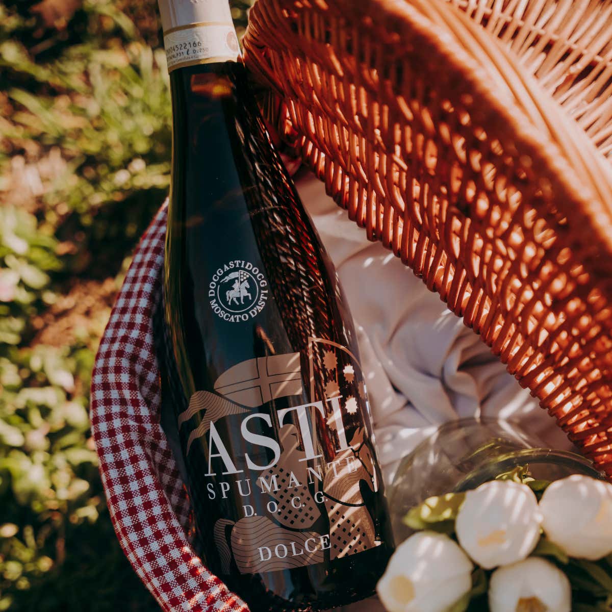 Lo spumante Asti Dolce Docg, perfetto per la bella stagione