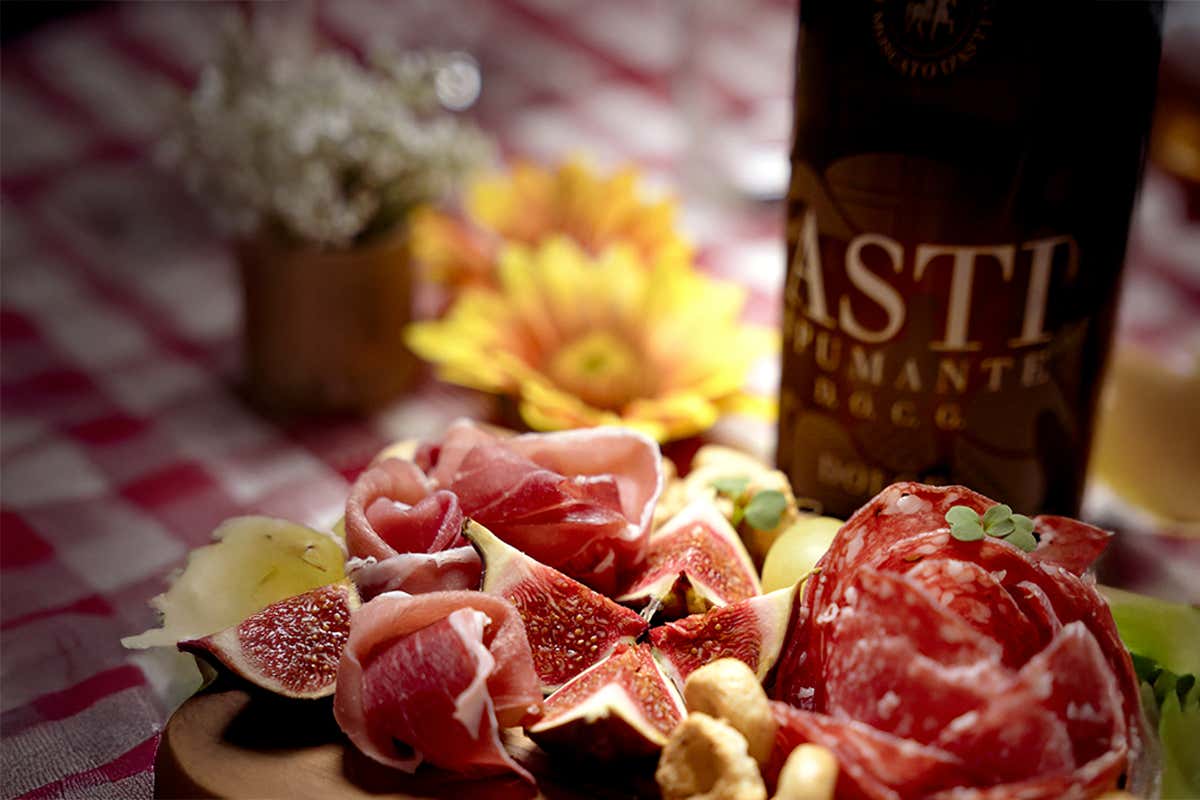 Tra Asti Docg, Canelli Docg e Strevi Doc: l’autunno del Moscato Bianco piemontese Tra Asti Docg, Canelli Docg e Strevi Doc: l’autunno del Moscato Bianco piemontese