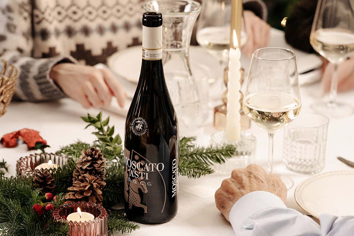 Dalle colline del Piemonte al calice: l’Asti Docg in tavola per brindare a Natale Dalle colline del Piemonte al calice: l’Asti Docg in tavola per brindare a Natale