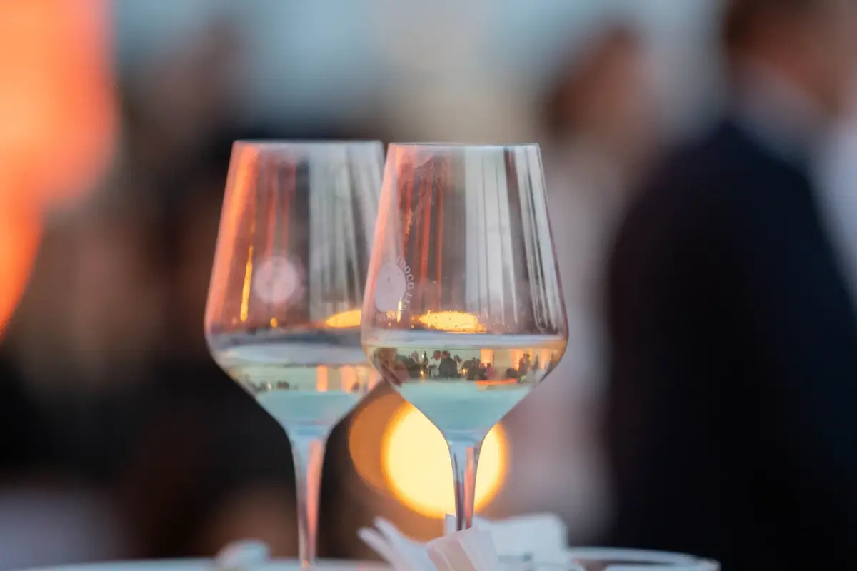 Il Moscato d'Asti, un vino empatico, contemporaneo ed inclusivo&nbsp; Novant&rsquo;anni di bollicine Asti Docg, in mostra a Torino la storia di un vino cult