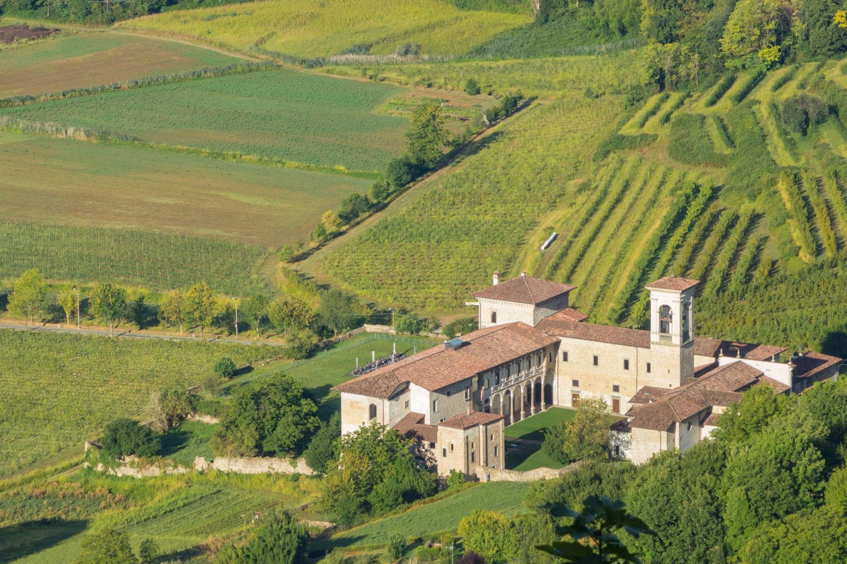 L'ex monastero di Astino A Bergamo, tra Dop e Igp, la gastronomia traina il rilancio
