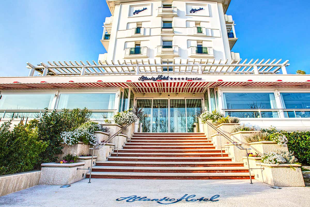 Estate 2022: pronto per le vacanze vintage? La Romagna Anni '70