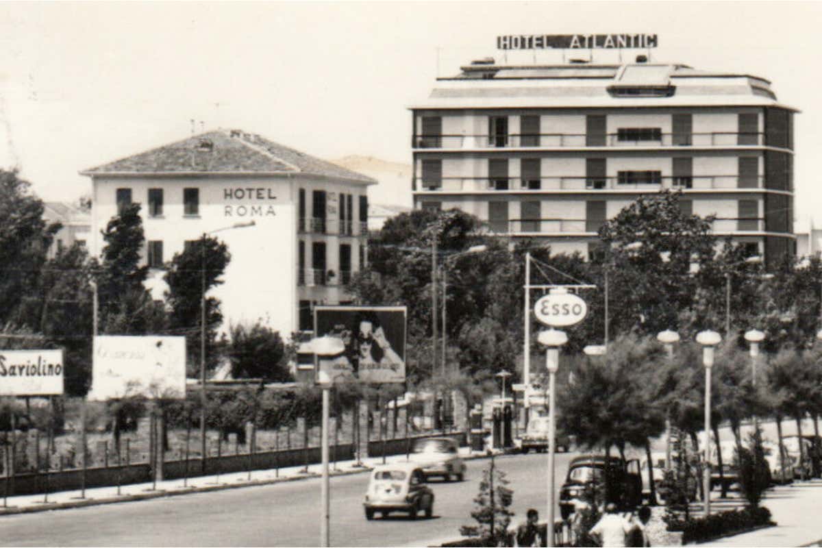Estate 2022: pronto per le vacanze vintage? La Romagna Anni '70