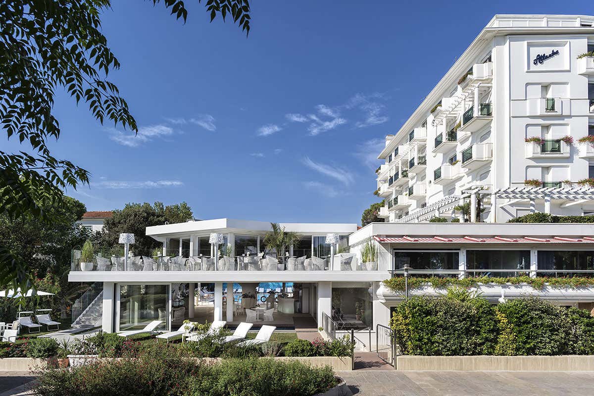 Estate 2022: pronto per le vacanze vintage? La Romagna Anni '70