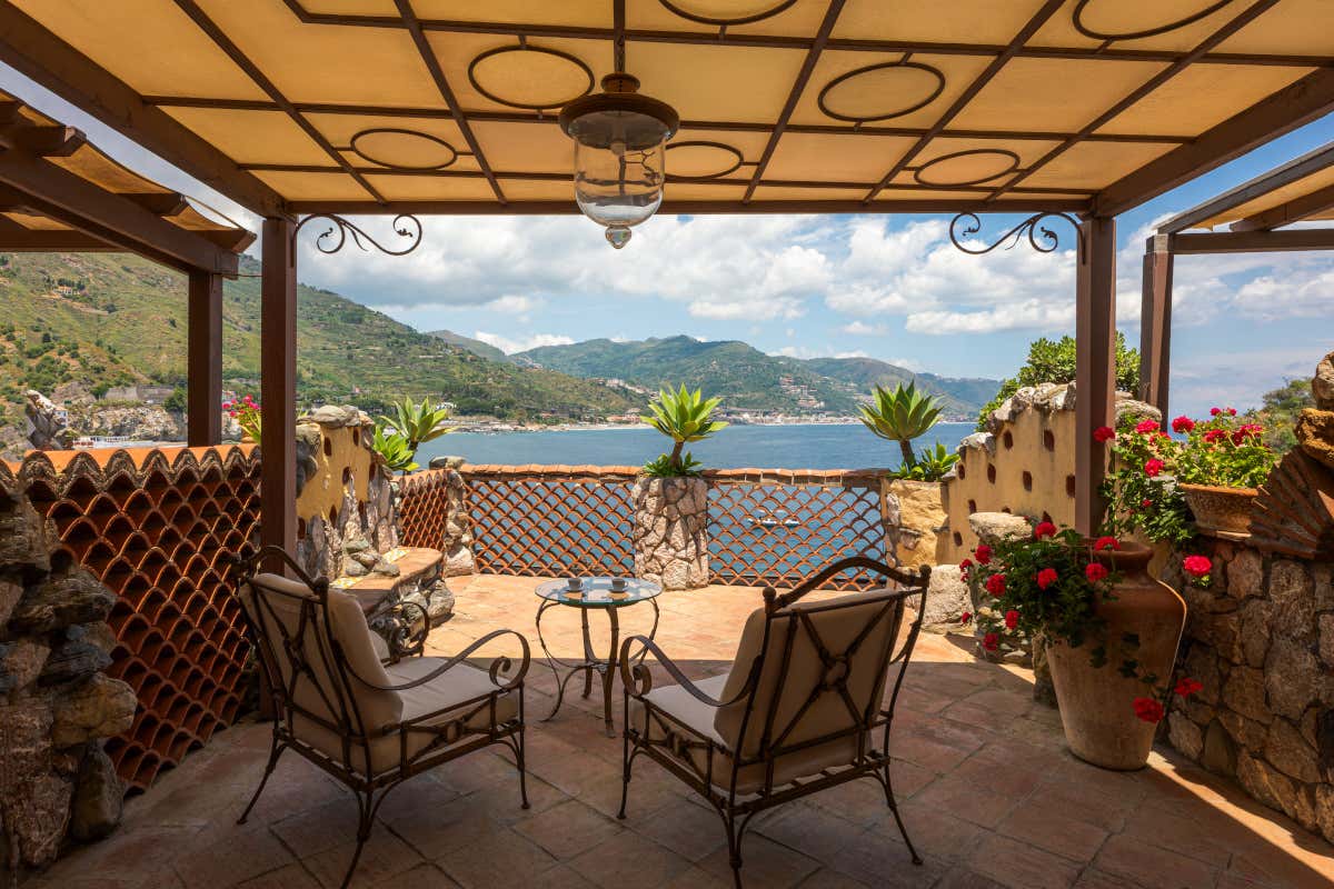 Taormina brilla: l’Atlantis Bay tra gli hotel più esclusivi del pianeta Taormina brilla: l’Atlantis Bay tra gli hotel più esclusivi del pianeta