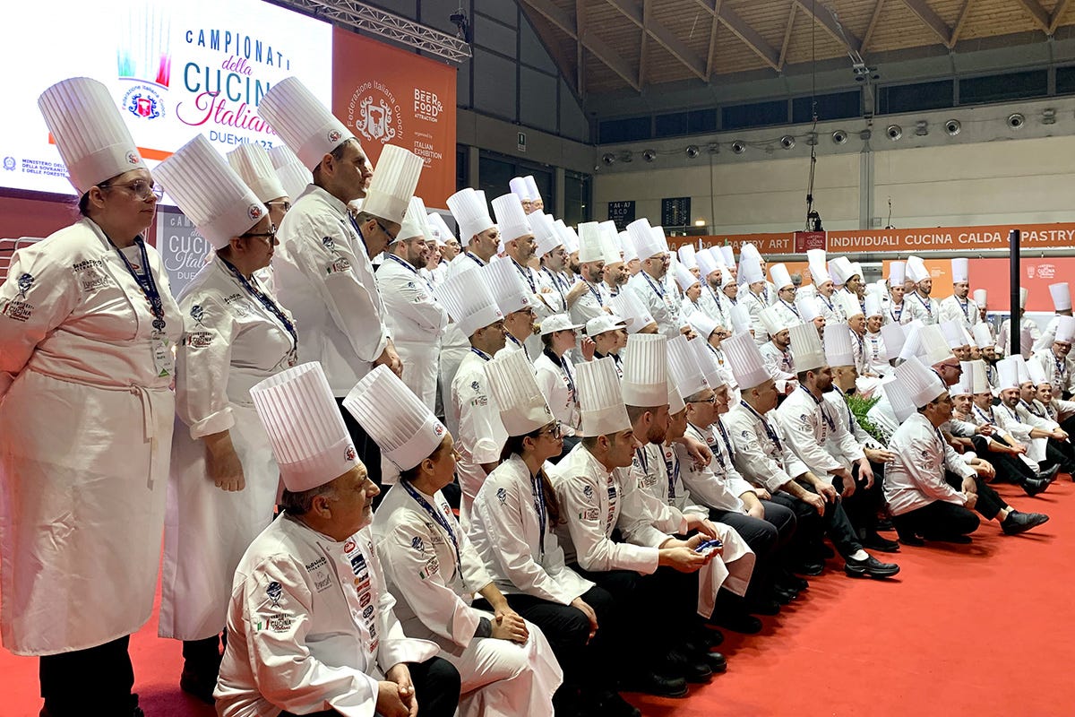 Team schierati ATTESA VIDEO E CLASSIFICA - Campionati della Cucina italiana: vincono impegno e passione