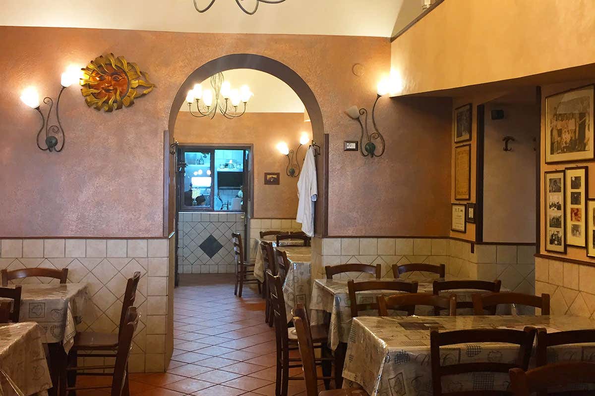 L'interno della pizzeria Da Attilio La migliore pizzeria al mondo? Per i Maestri pizzaioli &egrave; Da Attilio