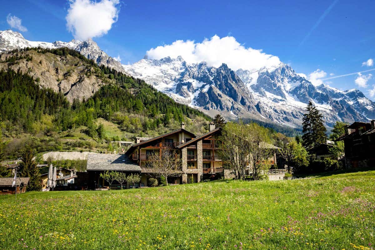 L’Auberge de la Maison, raffinato hotel cinque stelle situato a Entrèves, Courmayeur (Ao), celebra il traguardo dei 30 anni di attività Trent'anni di ospitalità: festa speciale per Auberge de la Maison