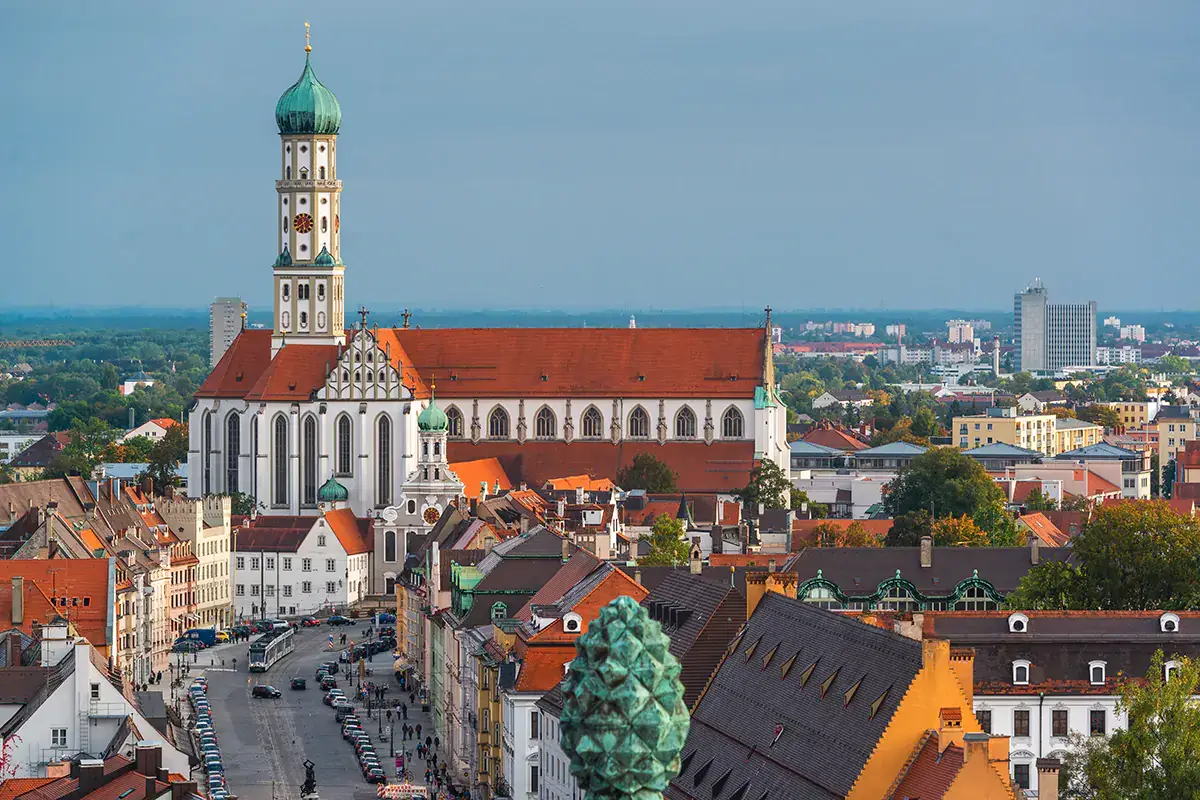Veduta aerea del centro di Augusta in Germania Viaggio in Baviera? La tappa giusta &egrave; negli hotel di Augsburg