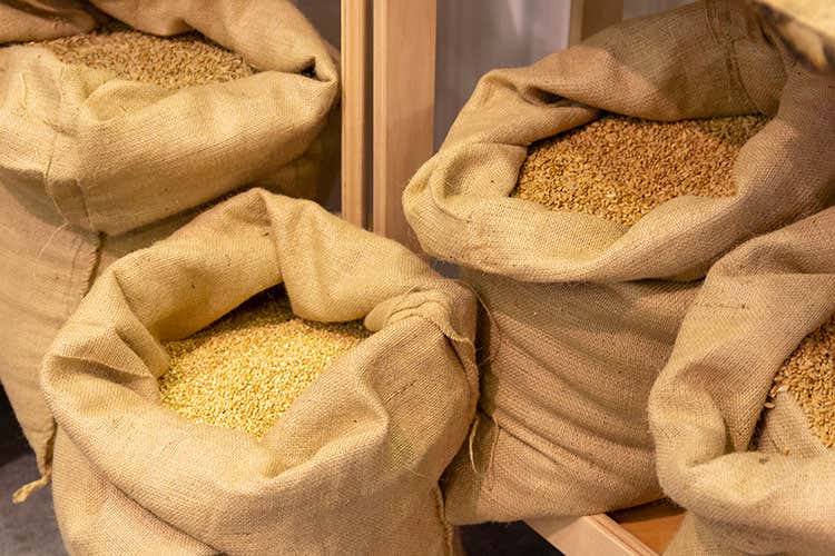 Secondo la Fao l'indice dei prezzi delle materie prime &egrave; aumentato del +4,3% - La corsa delle materie prime Aumentano i prezzi dei cereali