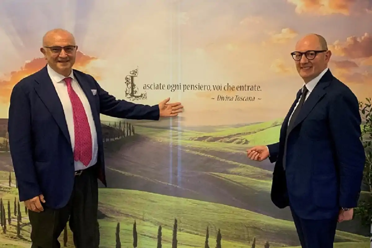 Da sinistra, Antonio Auricchio e Domenico Raimondo. Antonio Auricchio alla guida dell'associaizonedei formaggi Dop e Igp