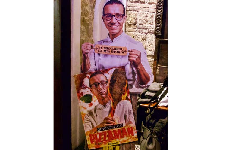 (L'autobiografia di Gino Sorbillo A 6 anni, per caso, servì la prima pizza) (L'autobiografia di Gino Sorbillo A 6 anni, per caso, servì la prima pizza)